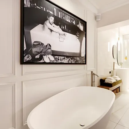 Thelander - Champs Elysees Serviced *