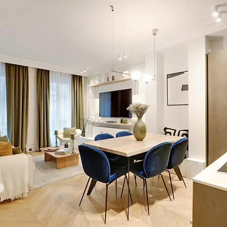 Thelander - Champs Elysees Serviced * Paryż