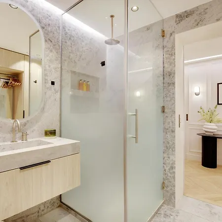 Thelander - Champs Elysees Serviced Apartament