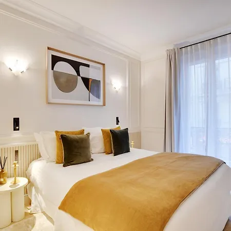 Thelander - Champs Elysees Serviced *