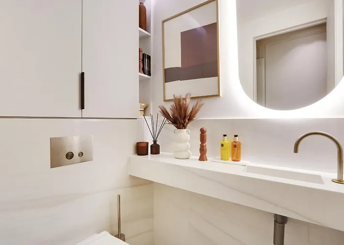Thelander - Champs Elysees Serviced *
