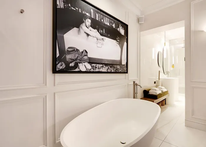 Thelander - Champs Elysees Serviced *