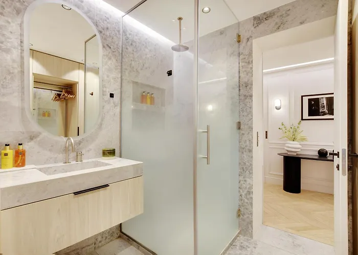 Thelander - Champs Elysees Serviced Apartmán