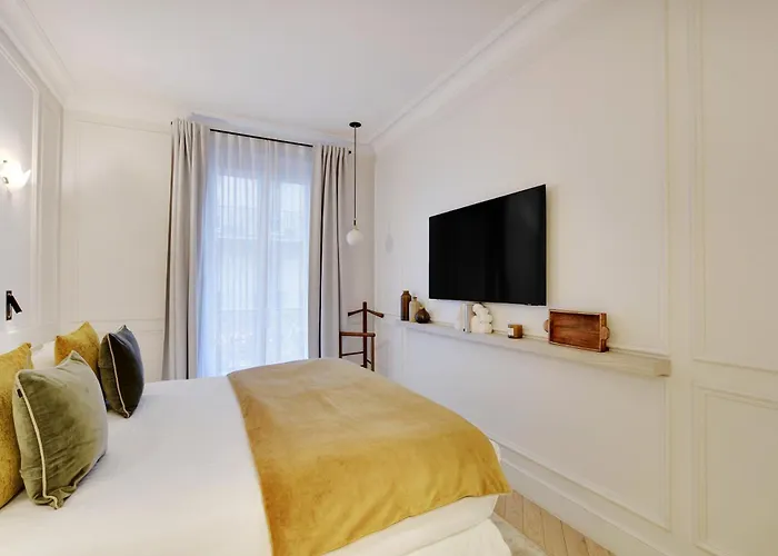 Thelander - Champs Elysees Serviced Apartmán *