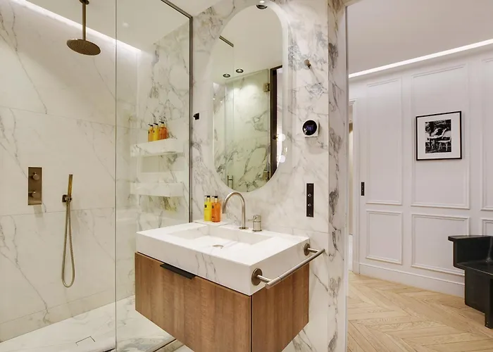 Thelander - Champs Elysees Serviced *