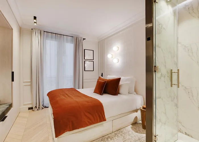Thelander - Champs Elysees Serviced Apartmán *