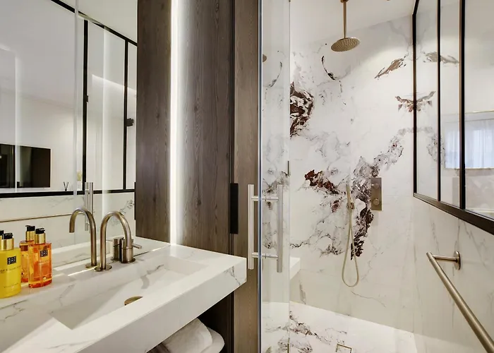 Thelander - Champs Elysees Serviced *