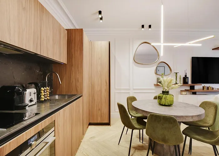 Thelander - Champs Elysees Serviced *