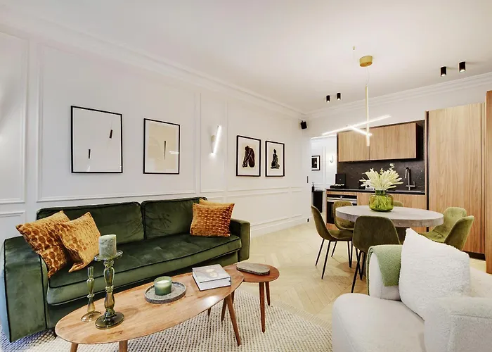Thelander - Champs Elysees Serviced Apartmán *